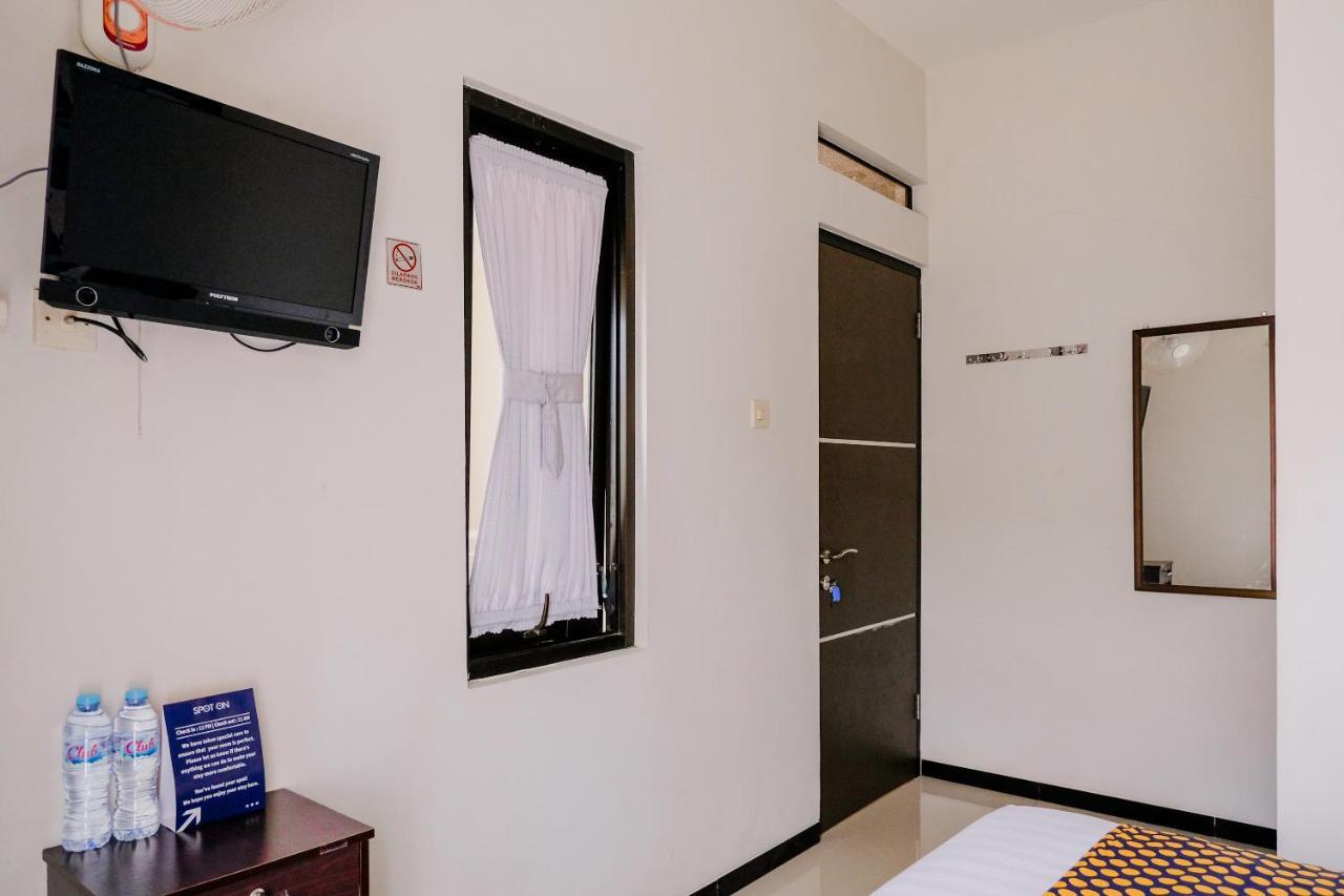 Spot On 2325 Singgalang Syariah 2* Malang