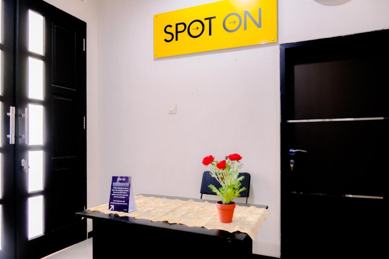 Spot On 2325 Singgalang Syariah 2* Malang