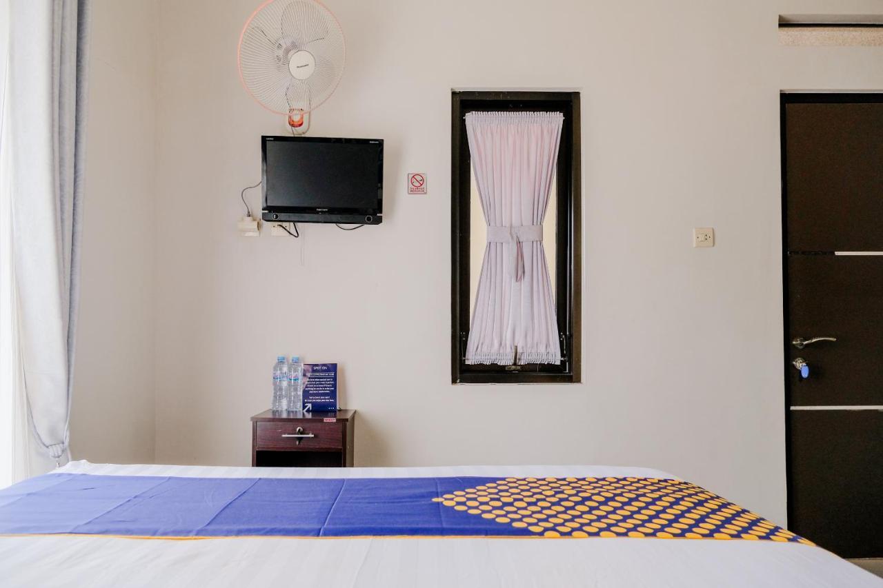 Spot On 2325 Singgalang Syariah Hotel